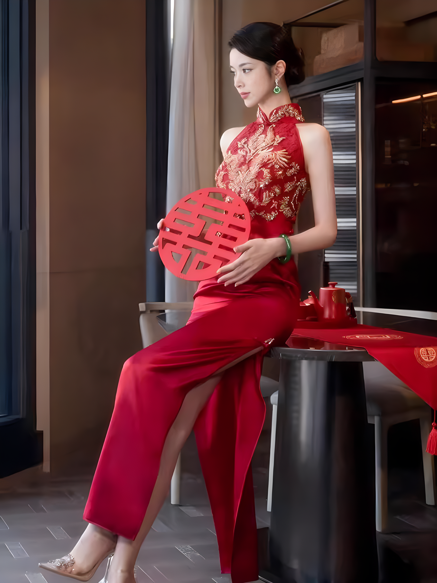 Red sleeveless cheongsam. Bridal Qipao dress. Chinese wedding dress.