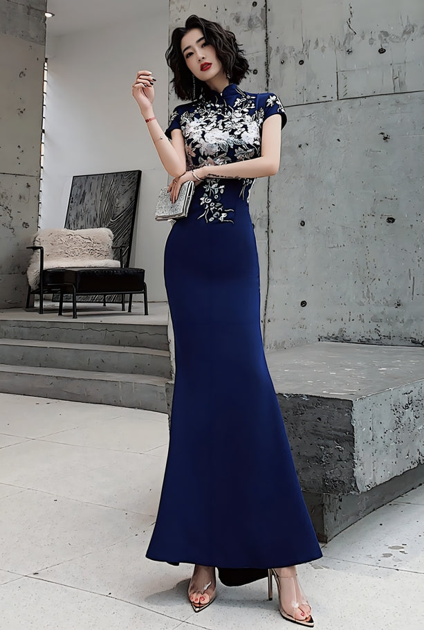 Blue embroidered cheongsam. Elegant ball gown.