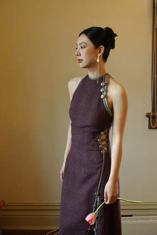 Purple sleeveless cheongsam dress. Modern sleeveless Qipao.