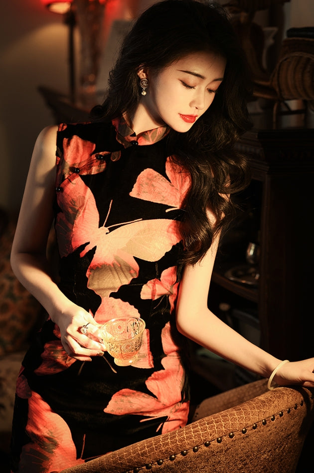 Elegant Chinese vintage cheongsam. Black qipao dress.