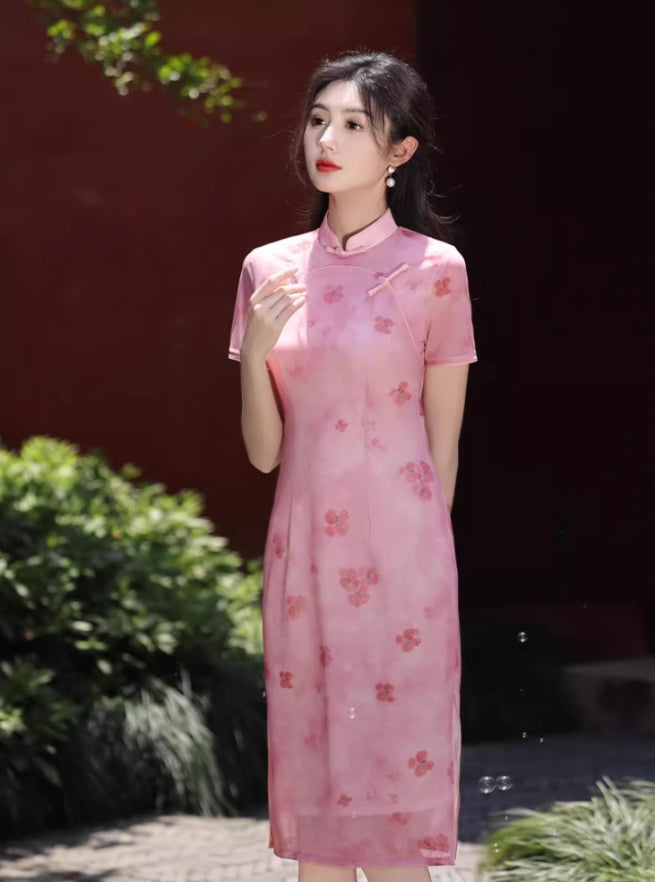 Pink short-sleeved cheongsam. for you.