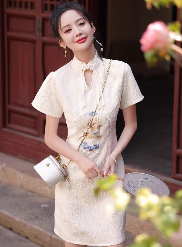 White cheongsam. Short sleeve cheongsam. White skirt. for you.