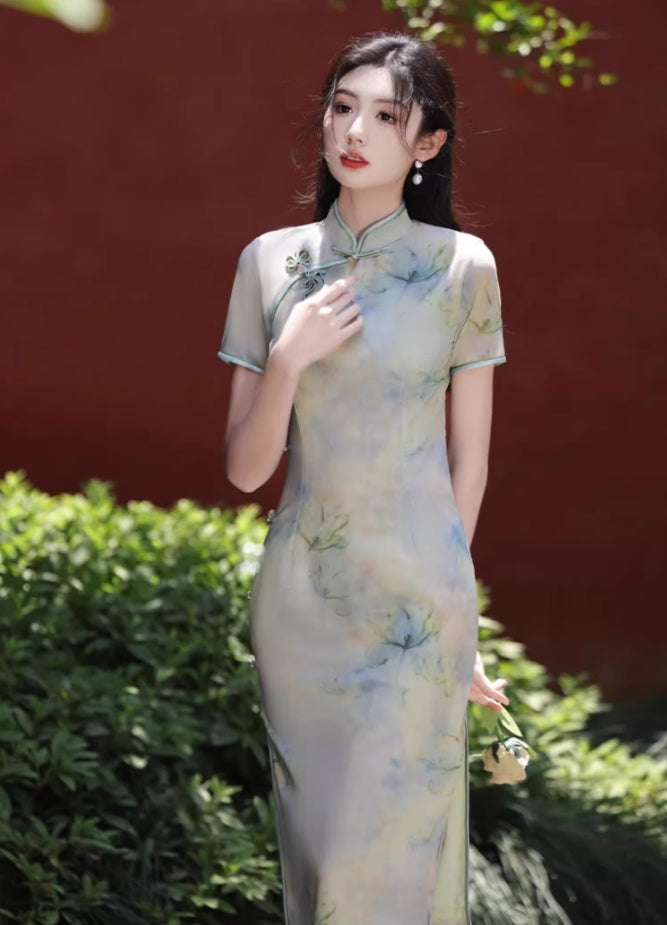 Green cheongsam. Short sleeve cheongsam. Chinese Qipao.for you.