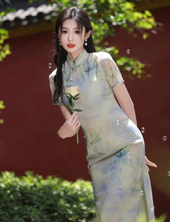 Green cheongsam. Short sleeve cheongsam. Chinese Qipao.for you.