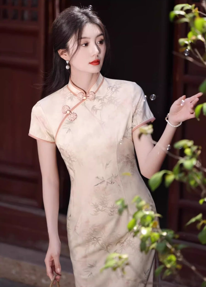 Light pink cheongsam. Short sleeve cheongsam. for you.