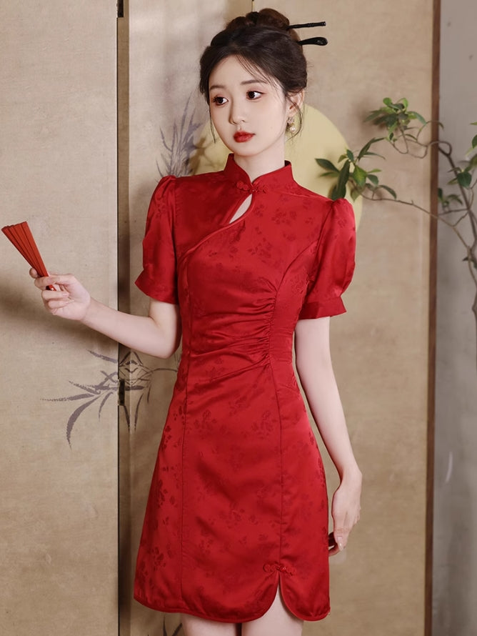 Red cheongsam. Short sleeve cheongsam. Chinese style red skirt. for you.