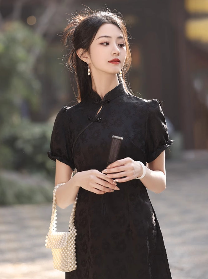 Black cheongsam. Short sleeve cheongsam. Chinese style black skirt. for you.