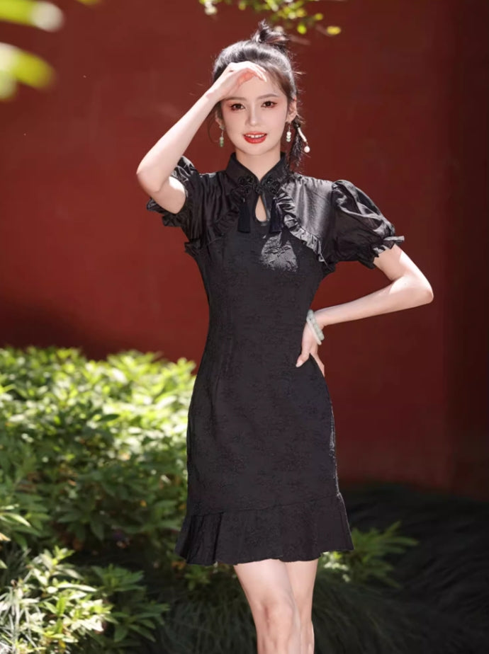 Black cheongsam. Short sleeve cheongsam. Black skirt.