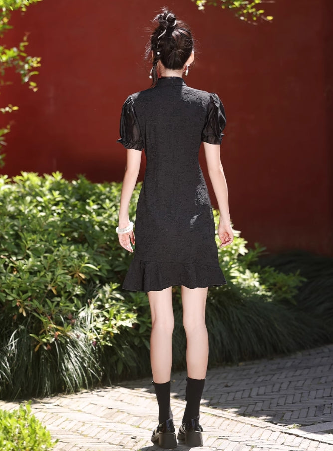 Black cheongsam. Short sleeve cheongsam. Black skirt.