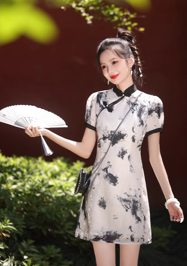 Cheongsam ink painting. Short sleeve cheongsam. Short skirt.