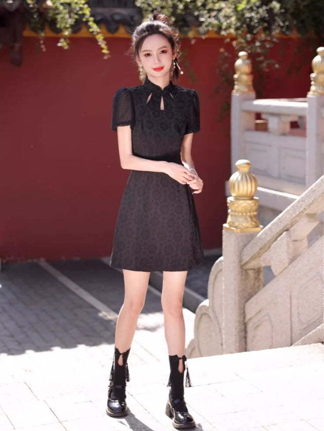 Black cheongsam. Short sleeve cheongsam. Black skirt.