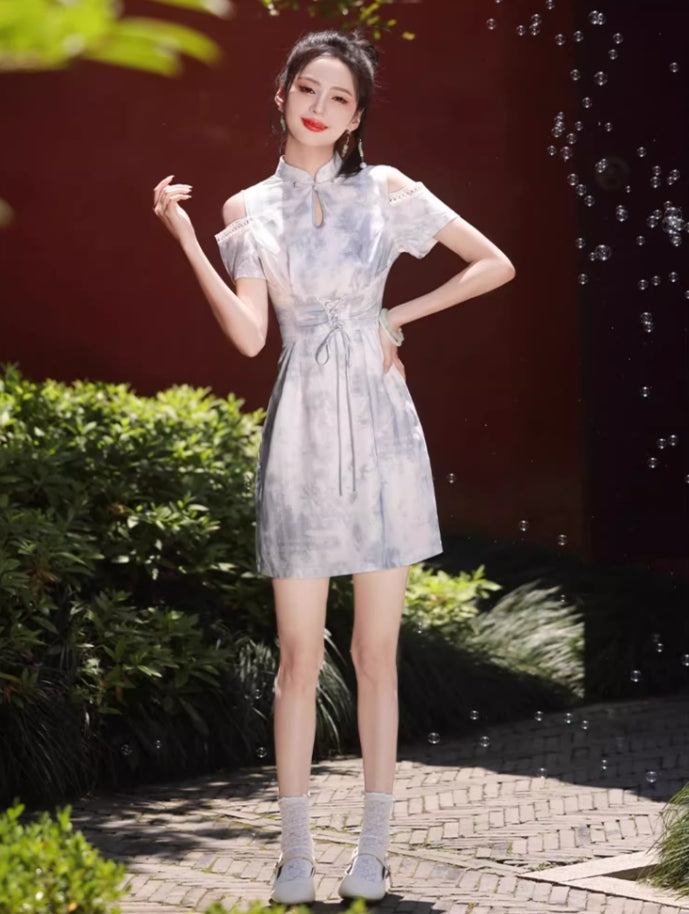 Off-the-shoulder cheongsam. Short sleeve cheongsam. Short skirt.