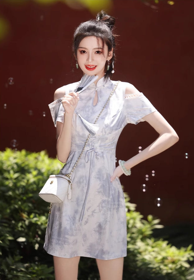 Off-the-shoulder cheongsam. Short sleeve cheongsam. Short skirt.