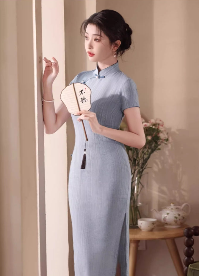 Blue cheongsam. Short sleeve cheongsam. Blue dress.