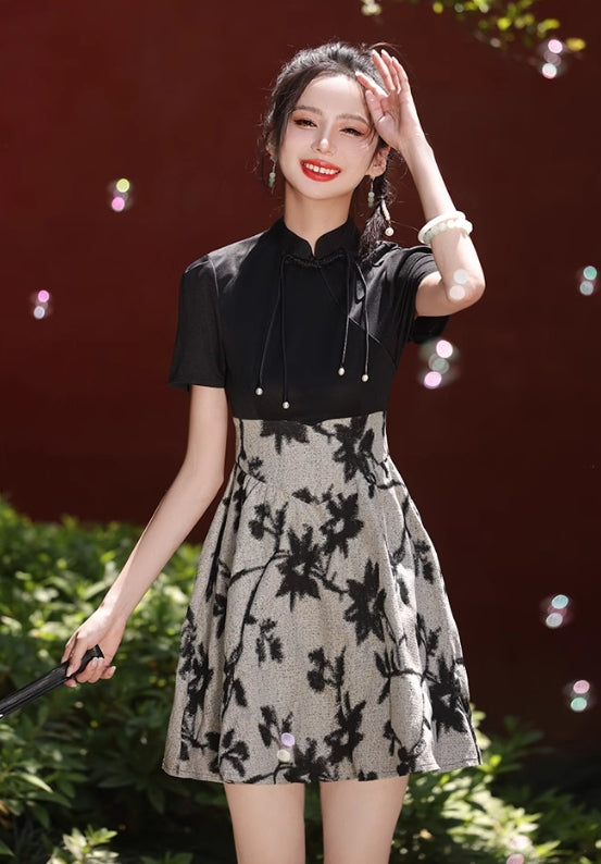 Black cheongsam. Short sleeve cheongsam. Black skirt.