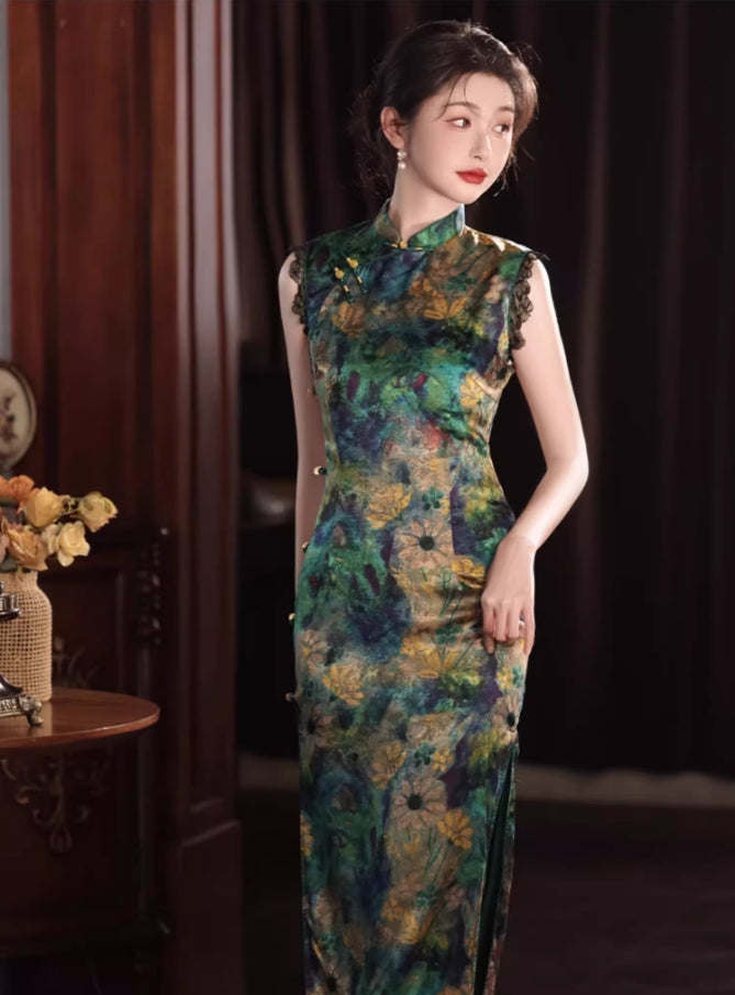 Blue green cheongsam. Lace short sleeve cheongsam.