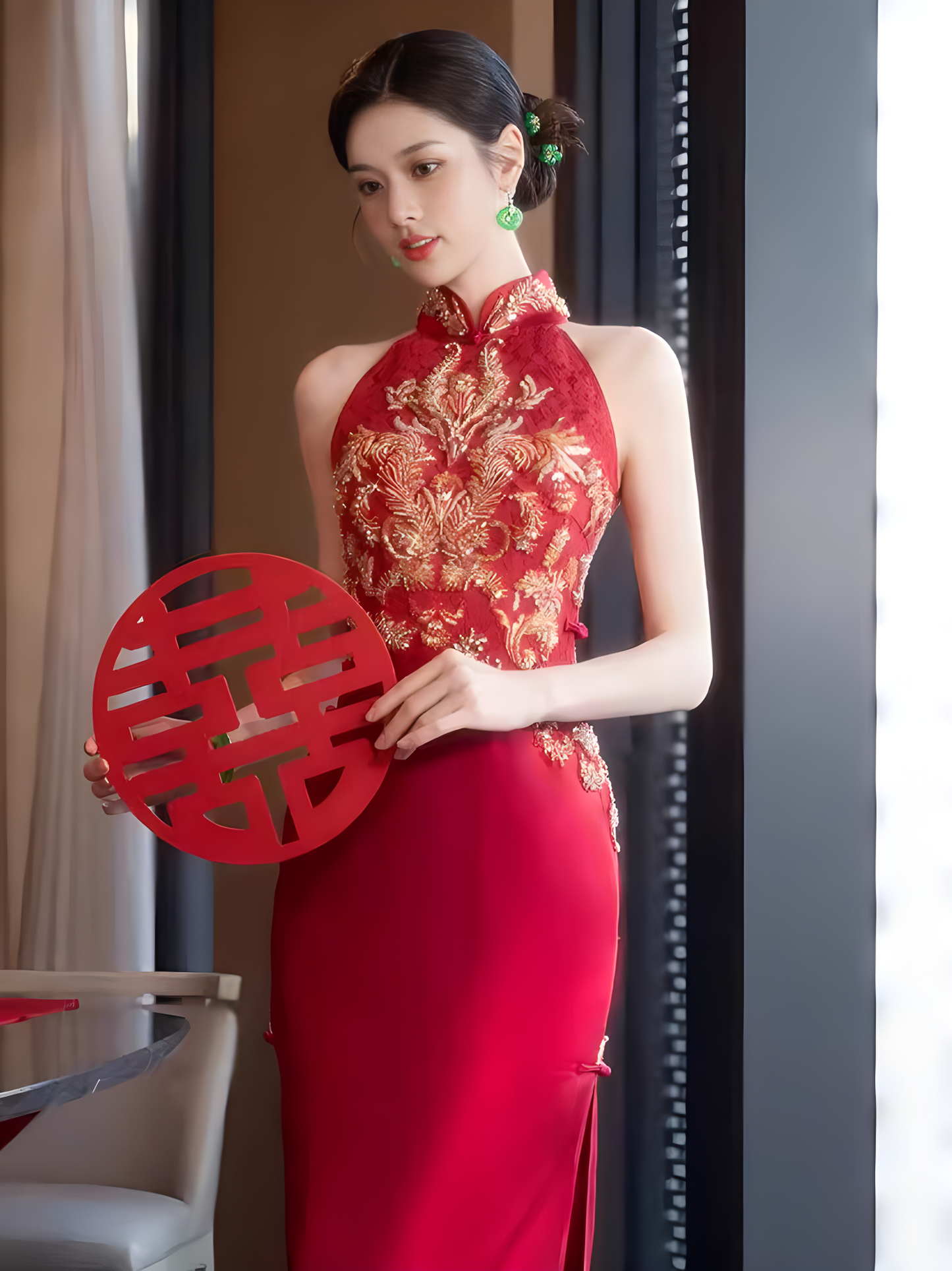 Red sleeveless cheongsam. Bridal Qipao dress. Chinese wedding dress.