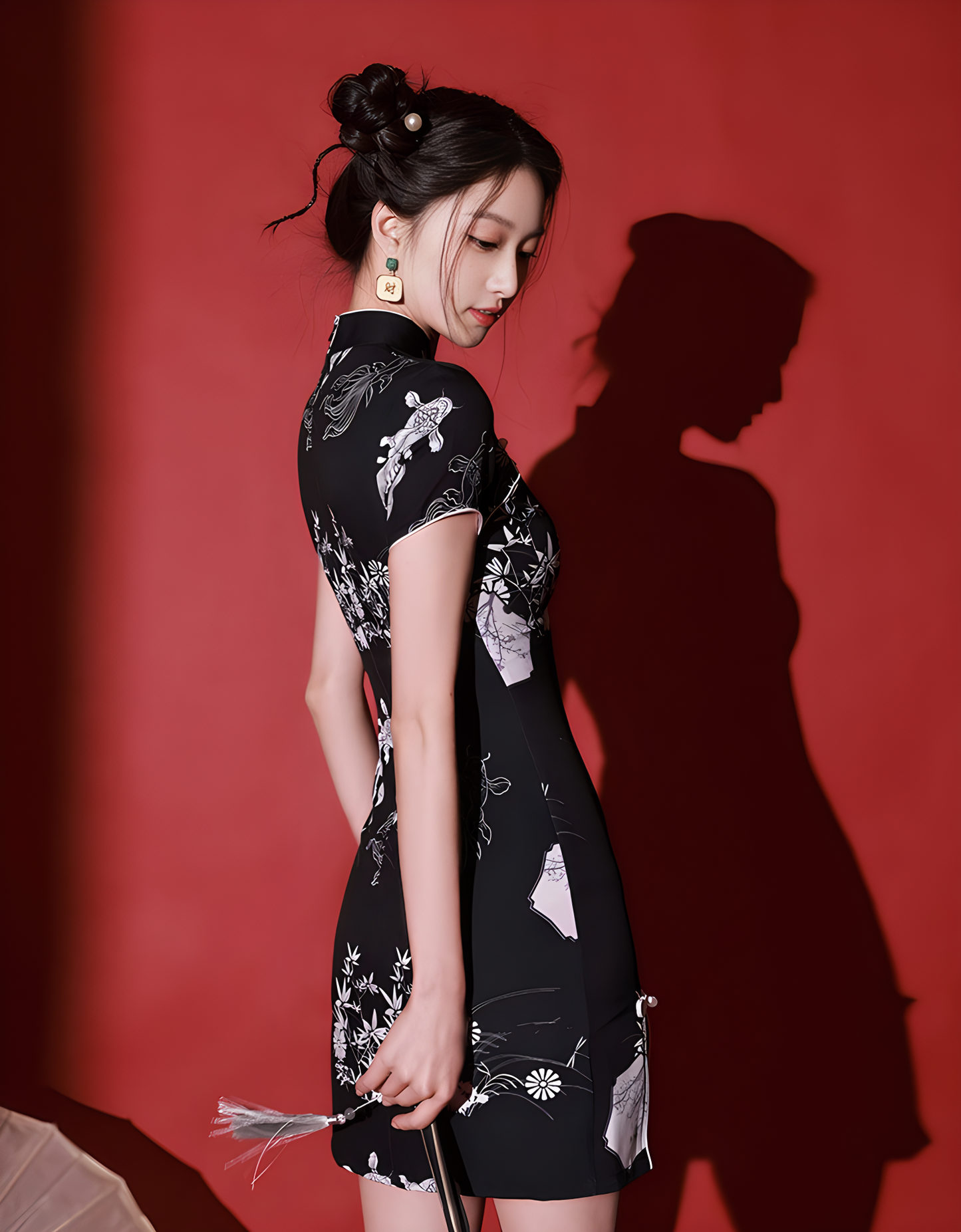 Black cheongsam. Chinese cheongsam dress. Short cheongsam. Black skirt.