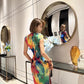 Colorful short-sleeved cheongsam.