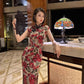 Floral short-sleeved cheongsam.