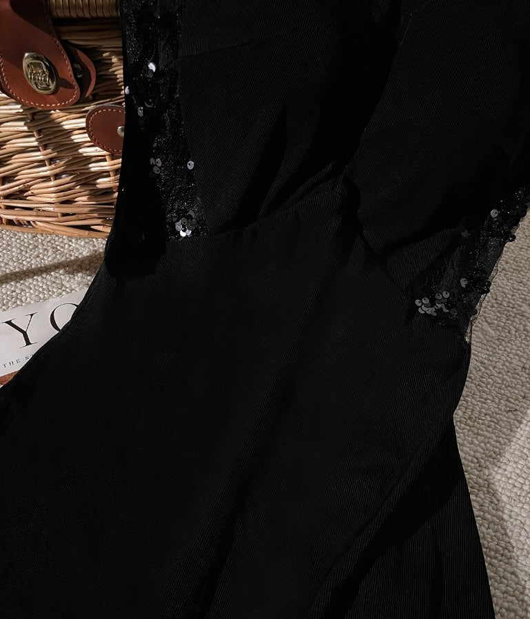 Black cheongsam dress. Lace dress. Sleeveless evening gown.