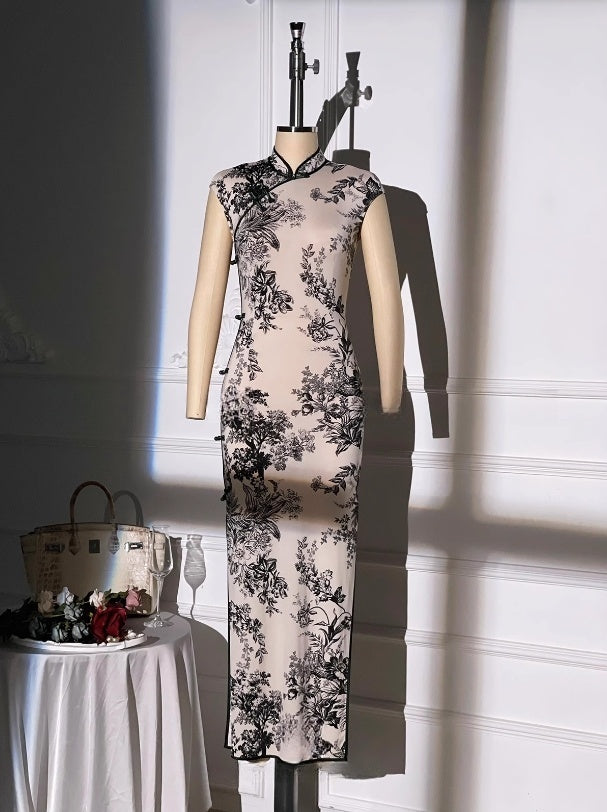 White floral cheongsam. Ball gown. Chinese dress.