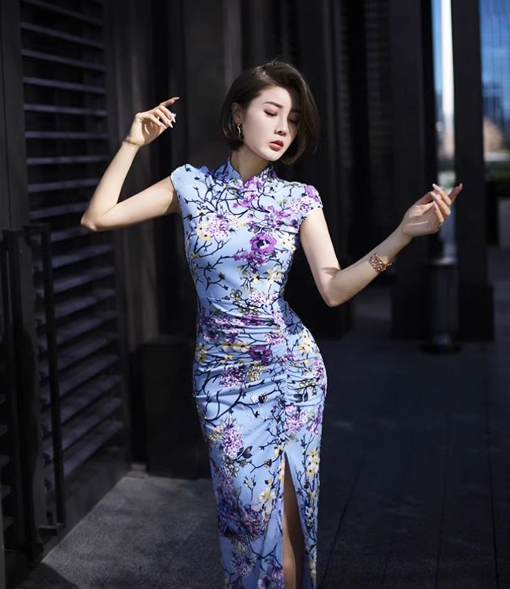 Blue floral cheongsam. Ball gown. Chinese dress.