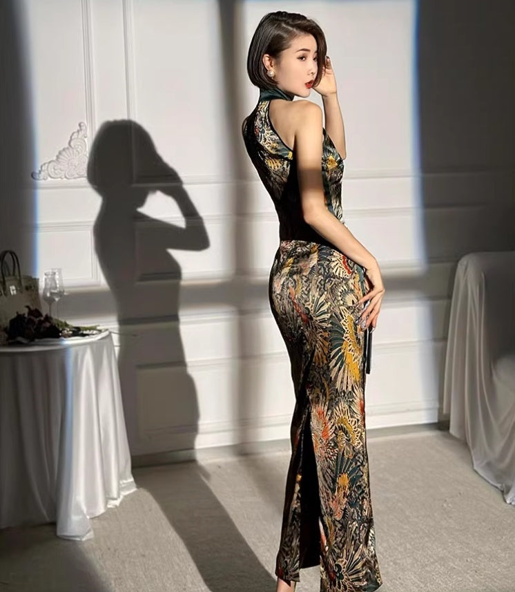 Sexy cheongsam. Sleeveless Qipao dress. Customized cheongsam.