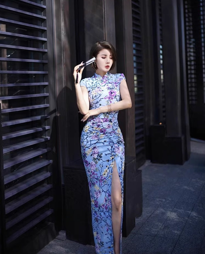 Blue floral cheongsam. Ball gown. Chinese dress.