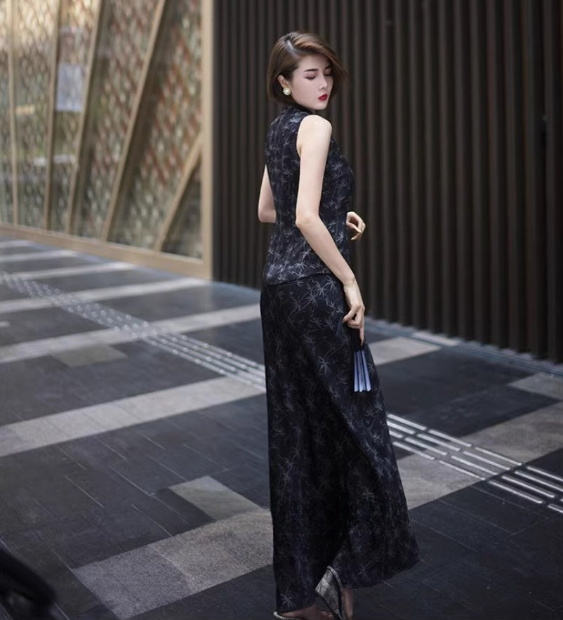 Black Tang suit dress. Waistcoat and skirt two-piece set.