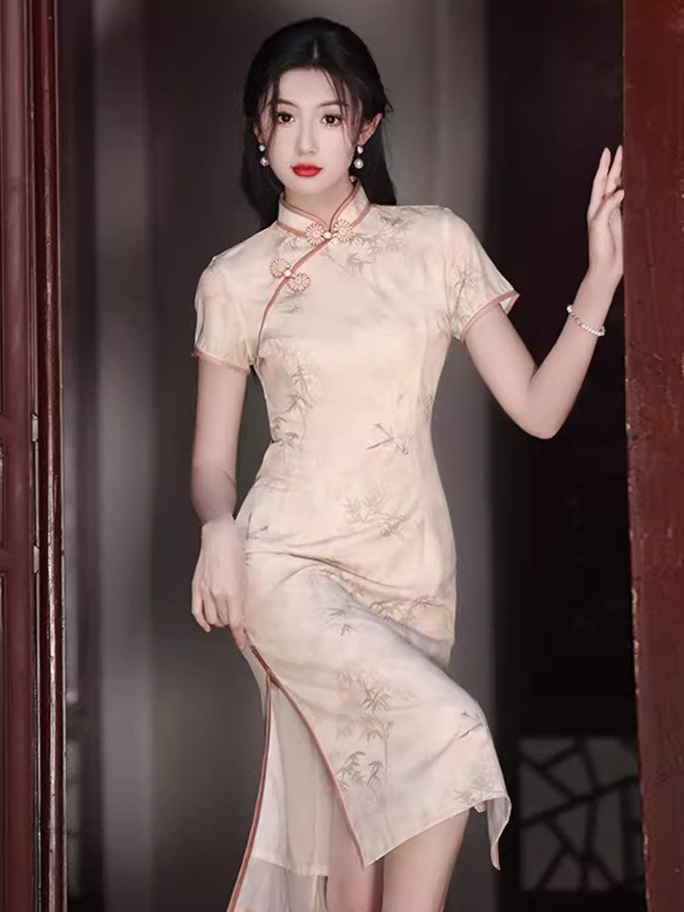 Light pink cheongsam. Short sleeve cheongsam. for you.