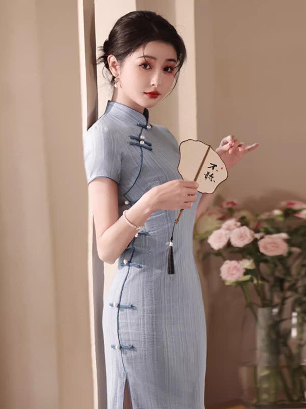 Blue cheongsam. Short sleeve cheongsam. Blue dress.