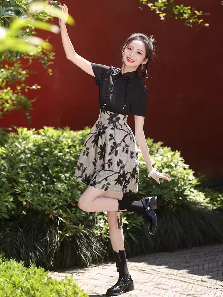 Black cheongsam. Short sleeve cheongsam. Black skirt.