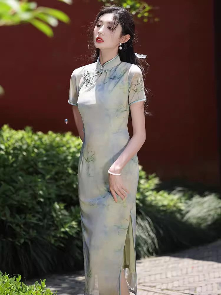 Green cheongsam. Short sleeve cheongsam. Chinese Qipao.for you.