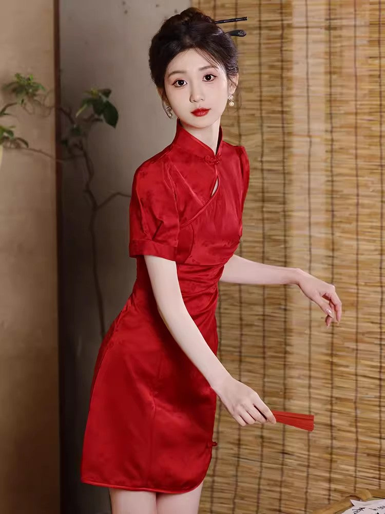 Red cheongsam. Short sleeve cheongsam. Chinese style red skirt. for you.