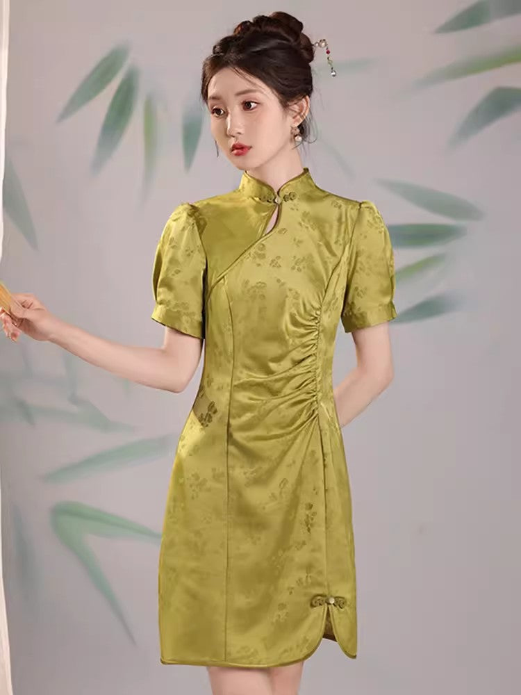 Green cheongsam. Short sleeve cheongsam. Green skirt. for you.