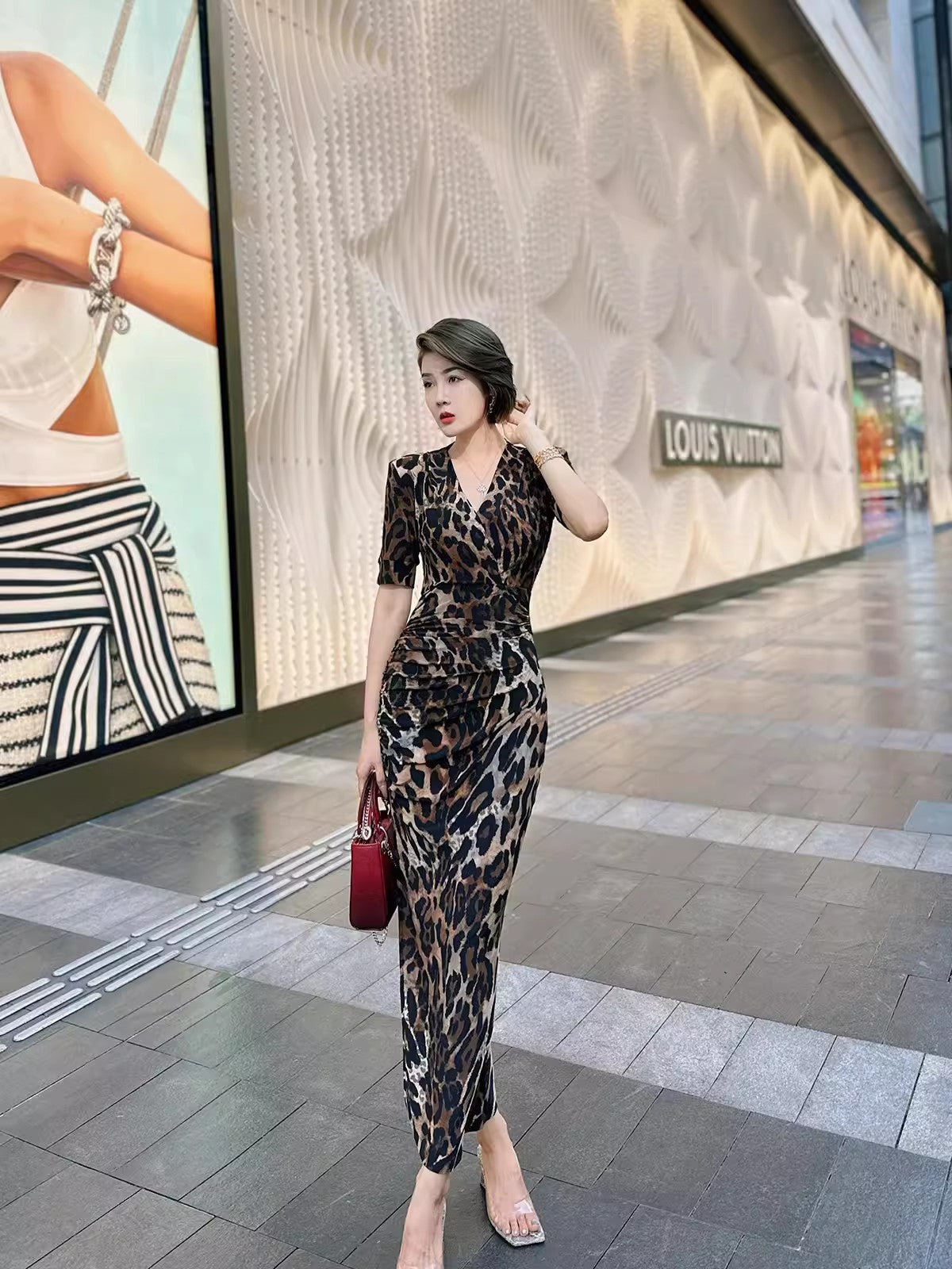 Stylish sexy leopard print dress.