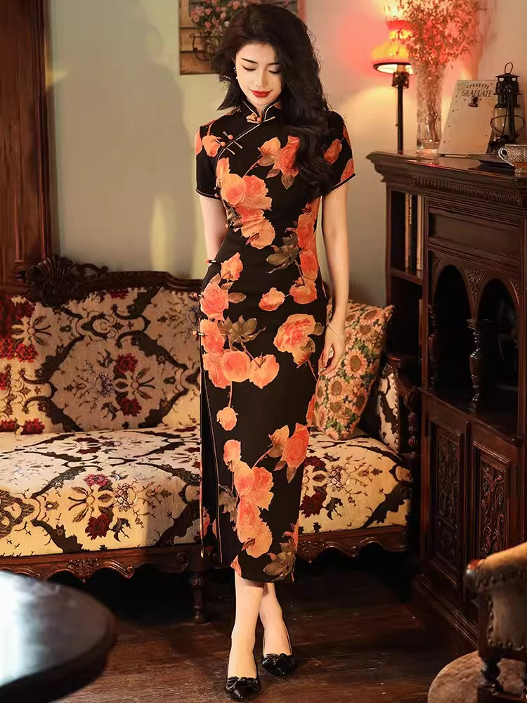 Elegant floral cheongsam. Chinese Qipao dress.