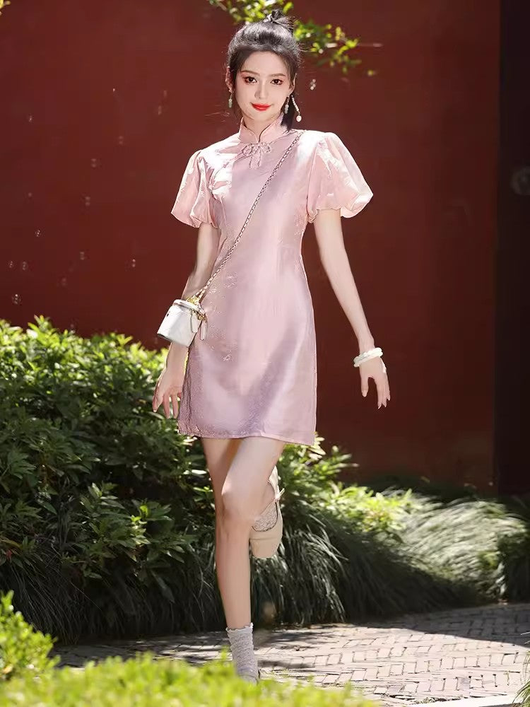 Pink cheongsam. Short sleeve cheongsam. Pink skirt.