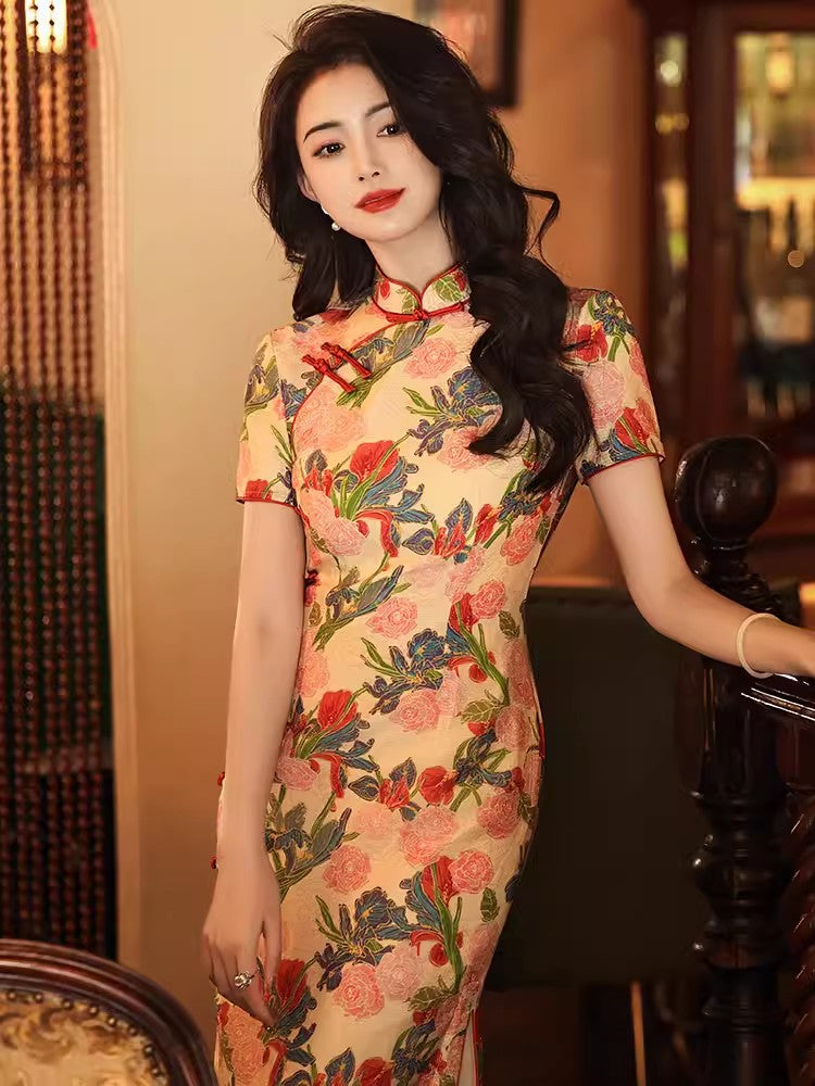 Elegant floral cheongsam. Chinese Qipao dress.