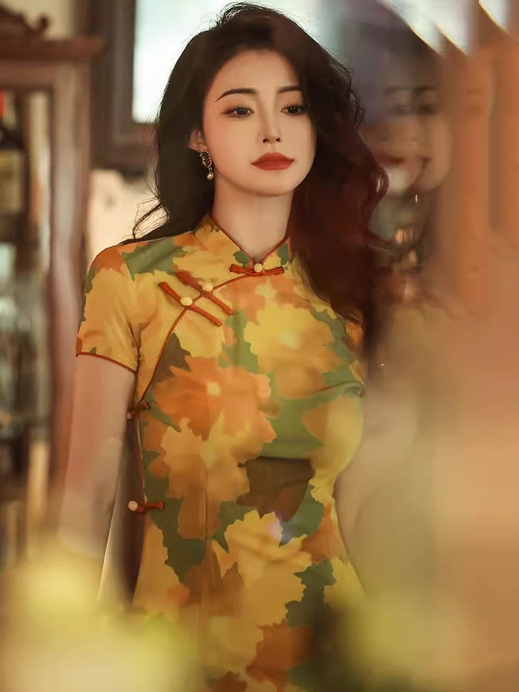 Elegant Chinese vintage cheongsam. Yellow floral qipao dress. Sleeveless gown.