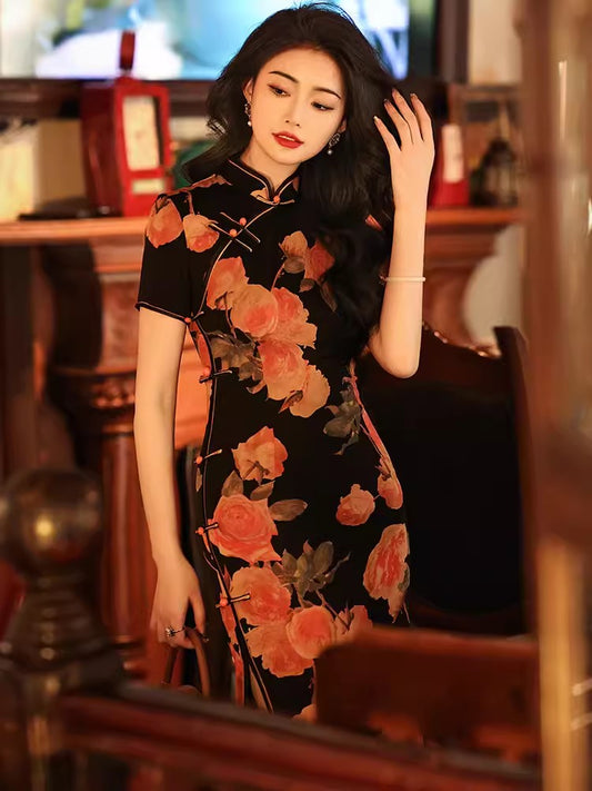 Elegant floral cheongsam. Chinese Qipao dress.