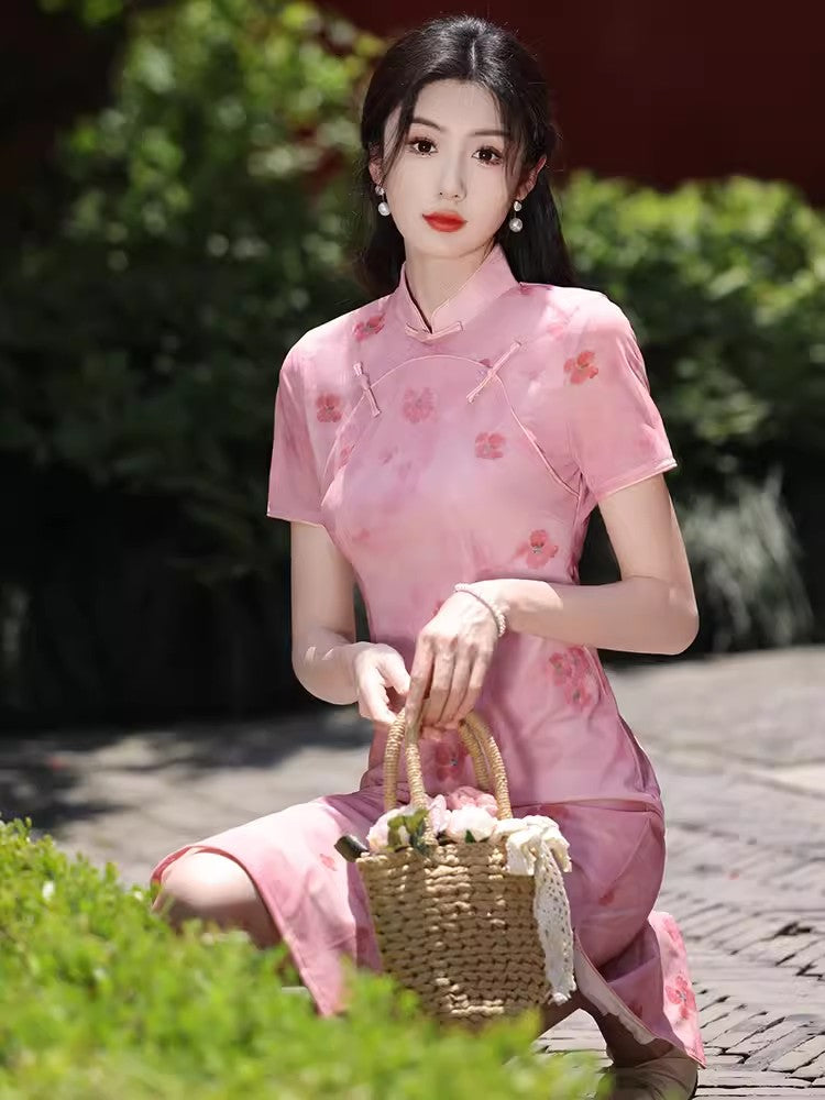 Pink short-sleeved cheongsam. for you.