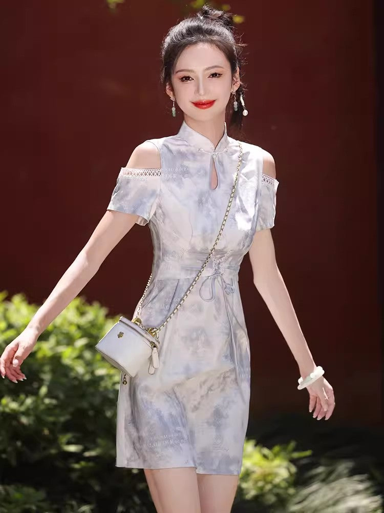 Off-the-shoulder cheongsam. Short sleeve cheongsam. Short skirt.