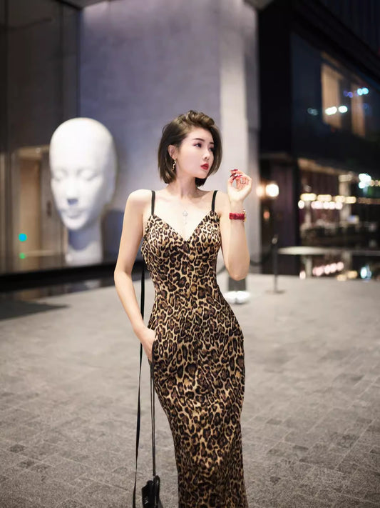 evening dress. evening gown. leopard dress. evening wear.fashion.prom dress.