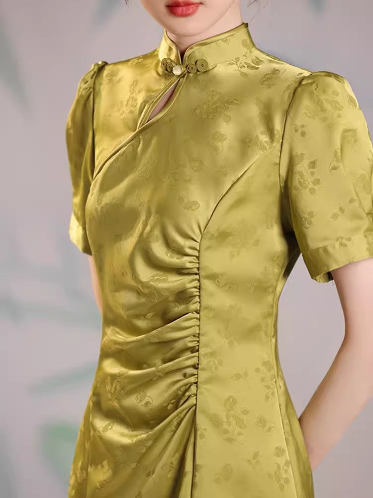 Green cheongsam. Short sleeve cheongsam. Green skirt. for you.