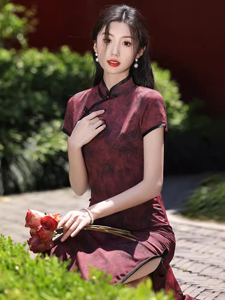 Dark red cheongsam. Short sleeve cheongsam. for you.