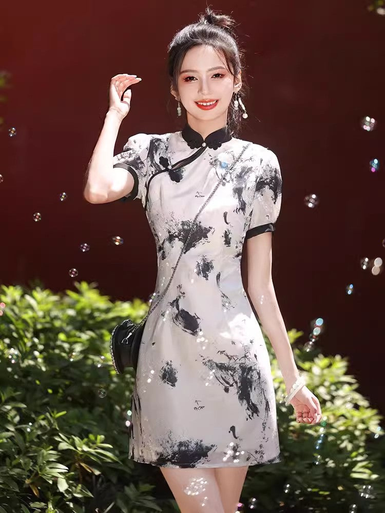 Cheongsam ink painting. Short sleeve cheongsam. Short skirt.