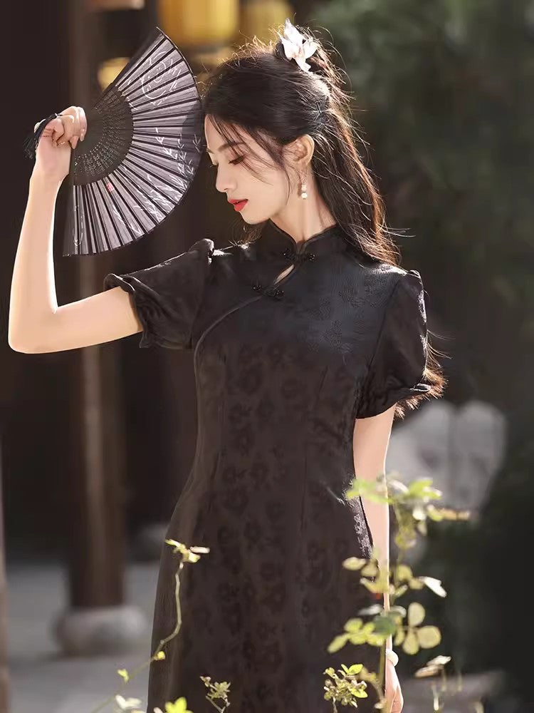 Black cheongsam. Short sleeve cheongsam. Chinese style black skirt. for you.