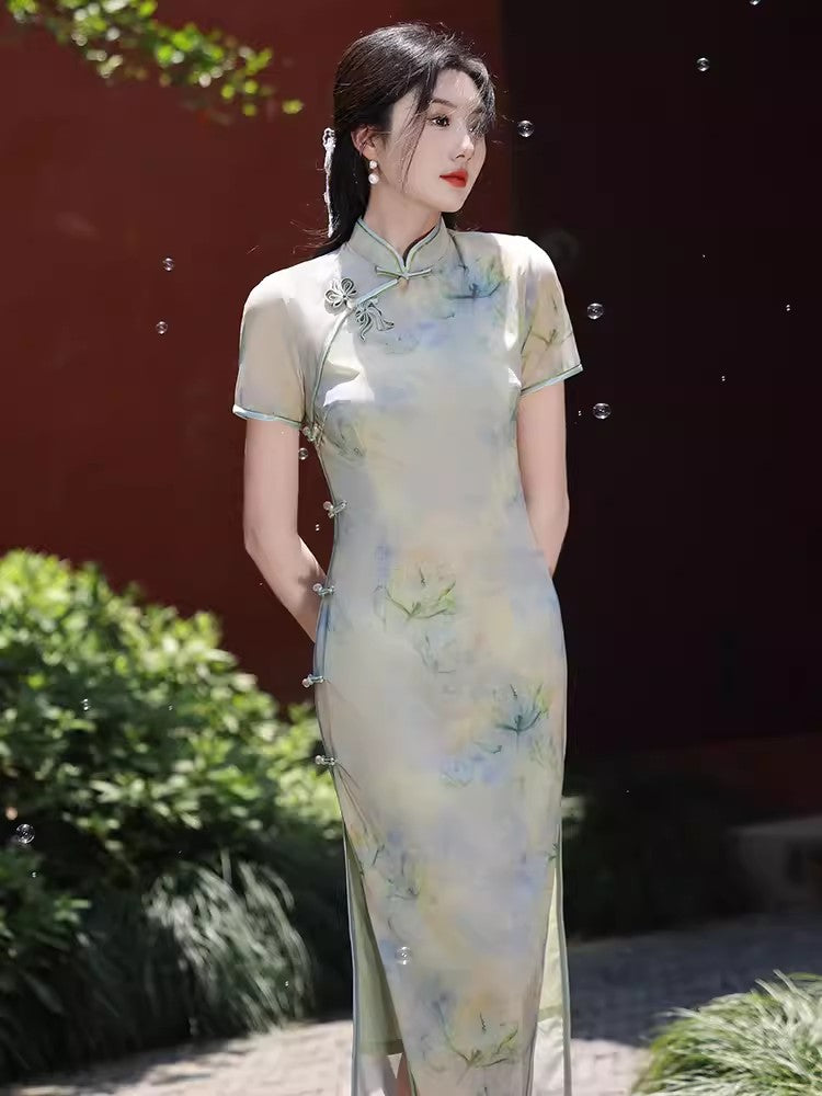 Green cheongsam. Short sleeve cheongsam. Chinese Qipao.for you.